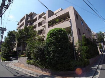 グランベスタージュ市ヶ谷の外観