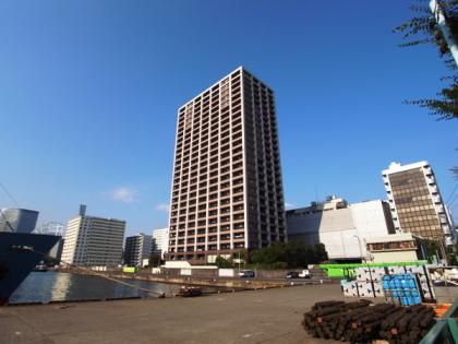 コスモ東京ベイタワーの外観