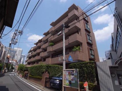 アールヴェール代々木の外観