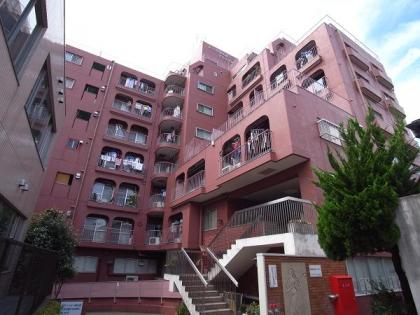 トーア明大前マンションの外観