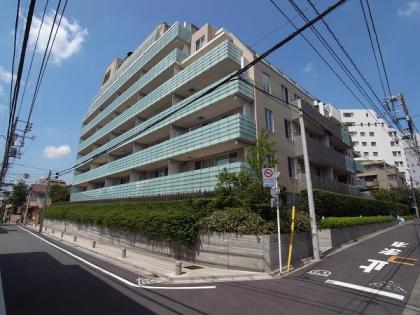 プラウド代々木初台の外観