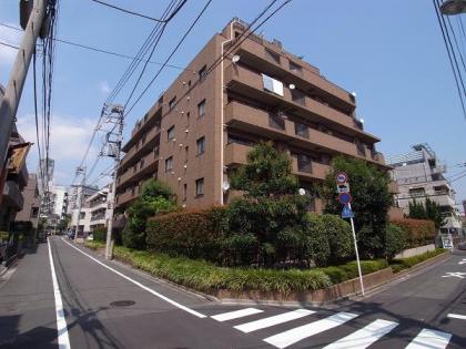 マンションアクロス代々木の外観