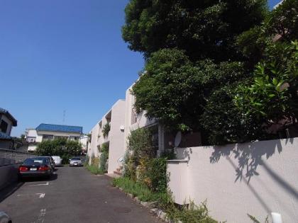 アルス宮の坂の外観