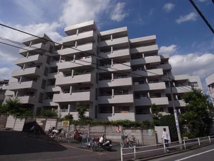 エクレール経堂の外観