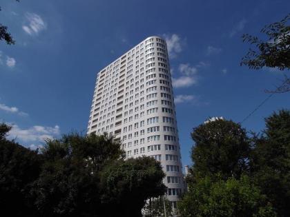 青山ザタワーの外観