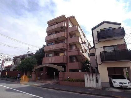 フリーディオ三宿の外観