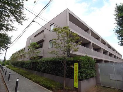 グランウェリス哲学堂公園の外観