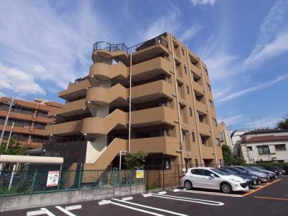 ランドステージ経堂の外観