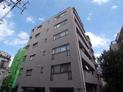 コスモ新井薬師駅前の外観