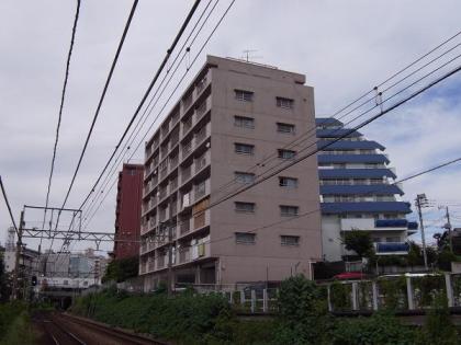 中銀明大前マンシオンの外観