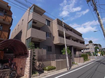 ウェルフェアヒルズ上荻トリートハウスの外観