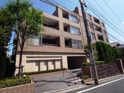 ヴェーゼント市ヶ谷の外観