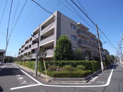 ランドワーフ練馬中村橋セレーヌコートの外観