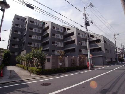 目黒大塚山ローレルコートの外観