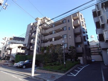 エクレールコート経堂の外観