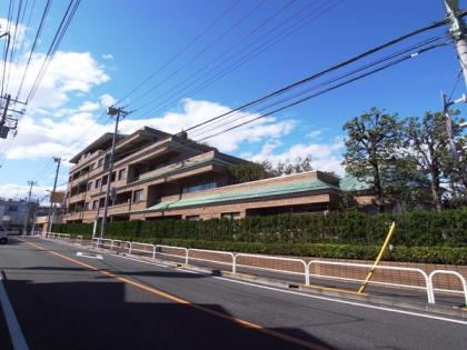 オリエントロイヤルハウス経堂の外観