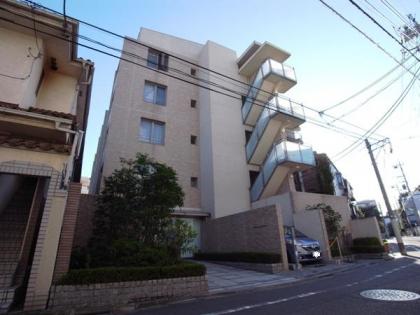 コスモ経堂リベディアの外観