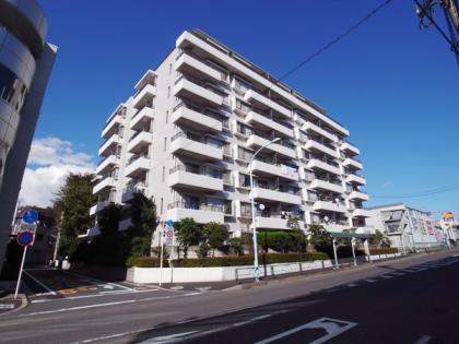 八幡山パークハウスの外観