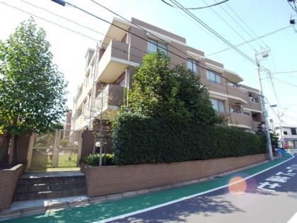 ファミールグラン小日向の外観