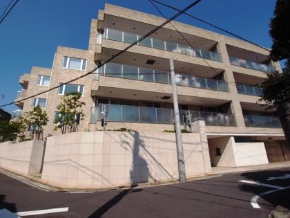 ブリリア小日向の外観