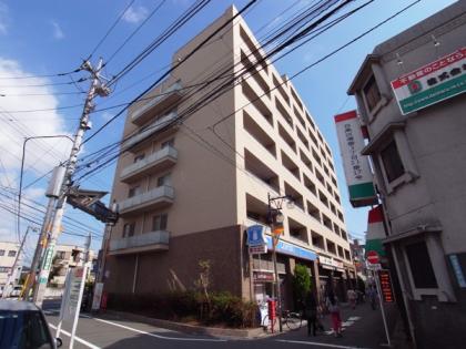 アルス学芸大学鷹番館の外観