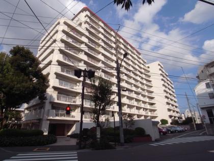 ドルフ目黒の外観