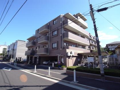 コスモ千歳烏山グランコートの外観