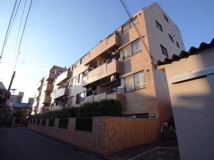 マック千歳烏山コートの外観