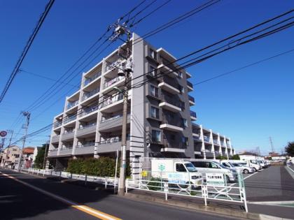 千歳烏山コモドの外観