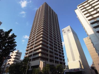 ステーションフロントタワーの外観