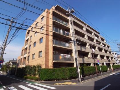 ヒルズ金町の外観