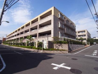 ガーデンハウス砧壱番館クワテュオールの外観