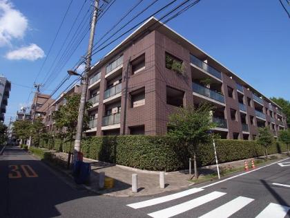 ヴェーゼント駒場公園の外観