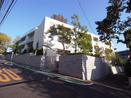 ディアナコート成城翠邸の外観