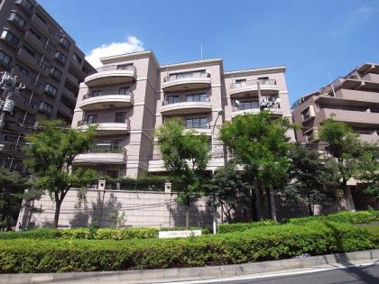 グランドマナー青葉台の外観