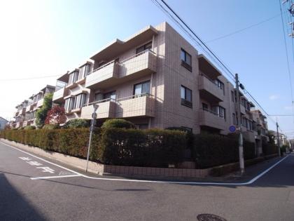 ドルチェ成城の外観