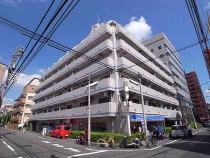 サンロイヤル東山の外観