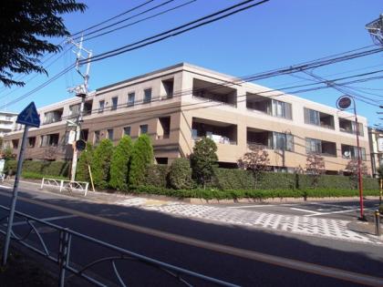 ヒルズ馬事公苑パークフロントの外観