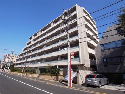 フォルム上用賀馬事公苑の外観