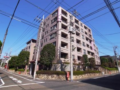 ライオンズガーデン馬事公苑の外観