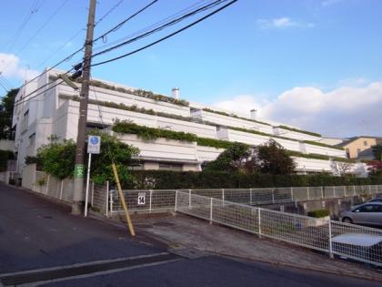 グリーンハイツ成城の外観