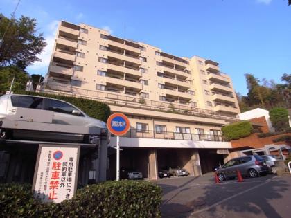 成城南フラッツの外観