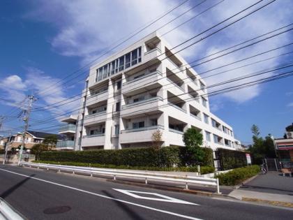 プラウド成城樟景台の外観