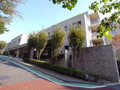 プラウド成城の外観