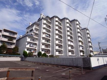 砧スカイハイツの外観