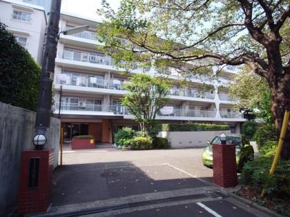 日商岩井芦花公園マンションの外観