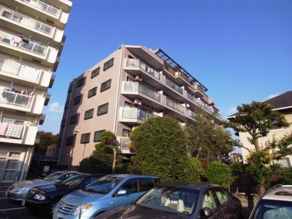 エンゼルハイム馬事公苑の外観