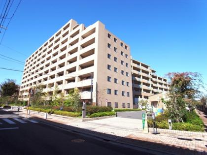 コスモグランリュクス世田谷の外観