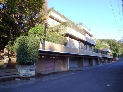 テラス岡本の外観