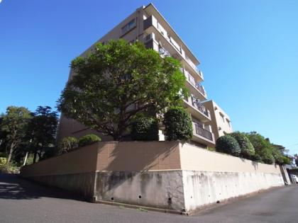 世田谷岡本サンハイツの外観